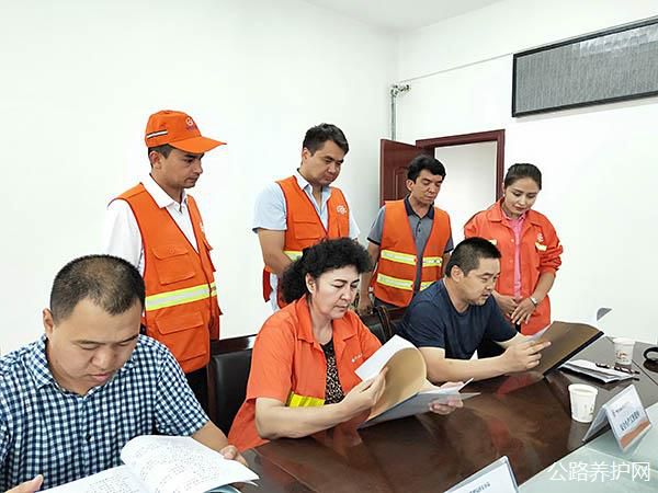 新疆：自治区公路治理局督导检查下层清静生产事情-新闻资讯-路面抛丸机生产厂家_同步碎石封层车_路面抛丸机_拉斯维加斯9888