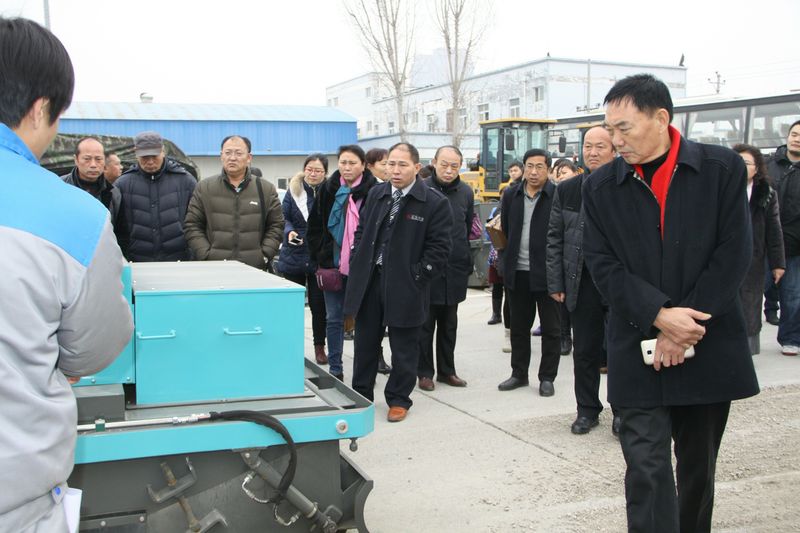 河南省环卫清洁行业协会考察-新闻资讯-路面抛丸机生产厂家_同步碎石封层车_路面抛丸机_拉斯维加斯9888